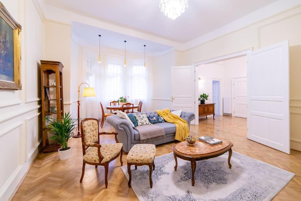 Kastely Apartman إغير المظهر الخارجي الصورة